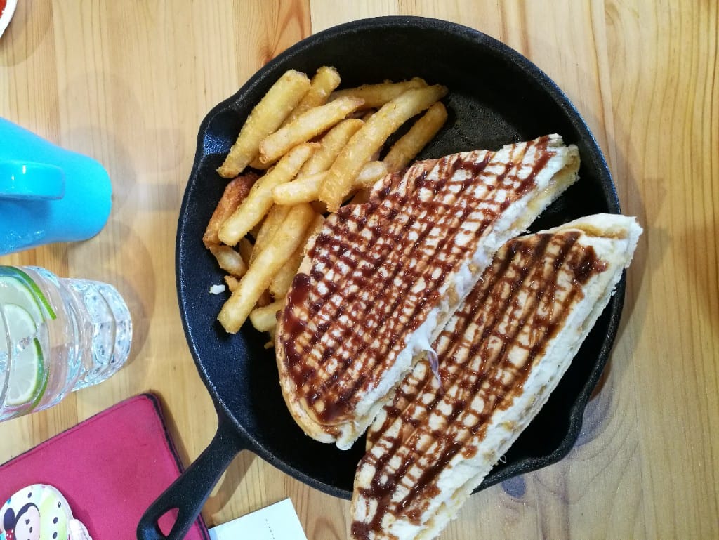 【新莊早午餐】凱啡小屋，豐盛早午餐，輕食甜點咖啡