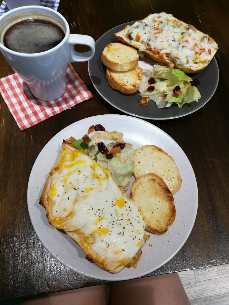 【新莊早午餐】Kara Kara coffee可啦咖啡館，乾燥花咖啡館