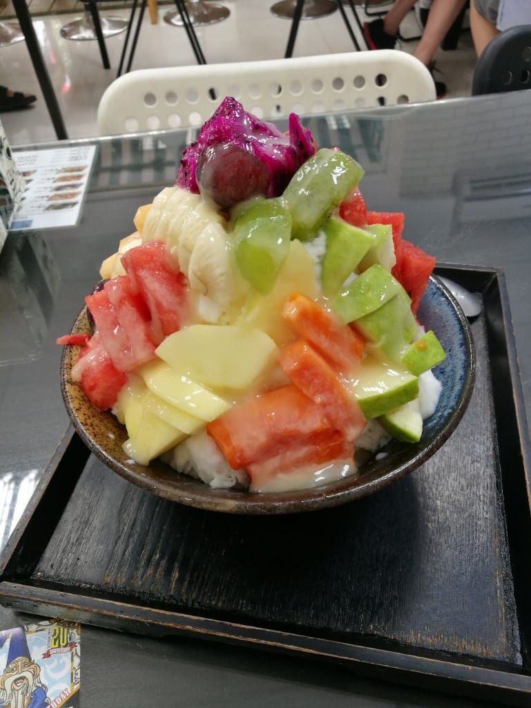 【新莊吃甜甜】新莊鮮果王果汁冰品專賣店,和山一樣高的招牌鮮果王 - 第14張圖 【新莊吃甜甜】新莊鮮果王果汁冰品專賣店,和山一樣高的招牌鮮果王