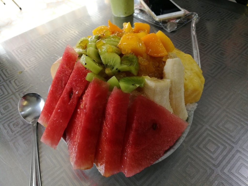 【桃園美食】大溪小玲冰果室,水果冰份量真的很浮誇 - 第4張圖 【桃園美食】大溪小玲冰果室,水果冰份量真的很浮誇