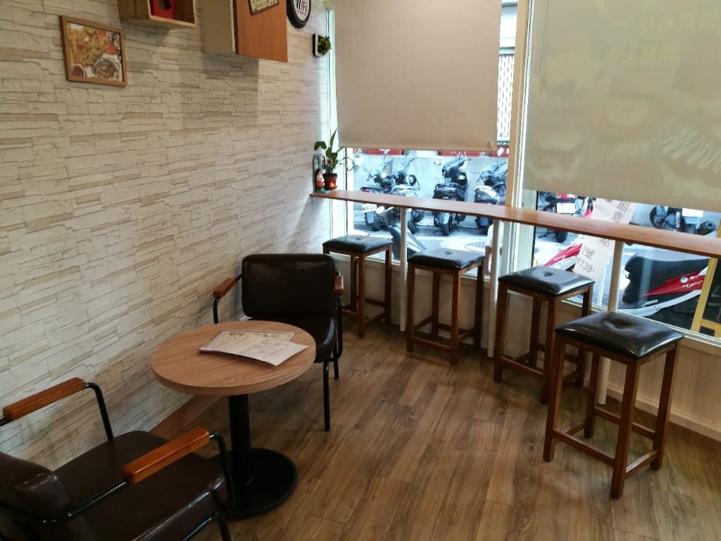 【三重早午餐】初堡，用整片老饕牛排的霸氣漢堡