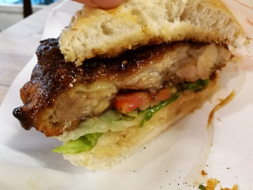【三重早午餐】初堡，用整片老饕牛排的霸氣漢堡
