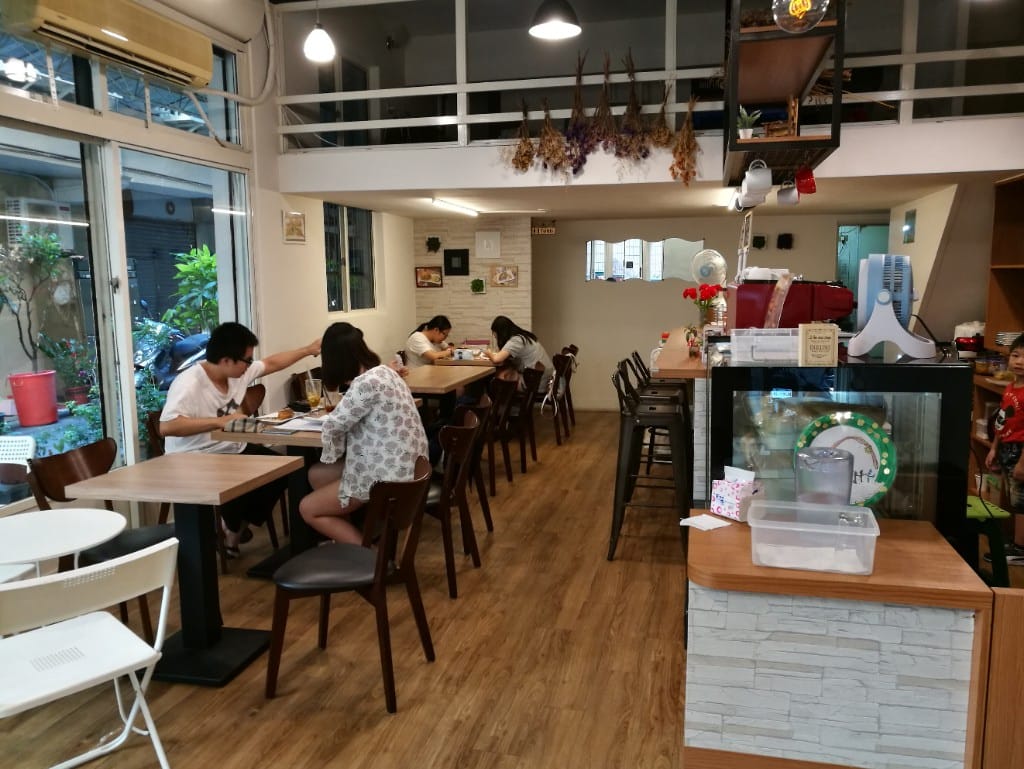 【三重早午餐】初堡，用整片老饕牛排的霸氣漢堡