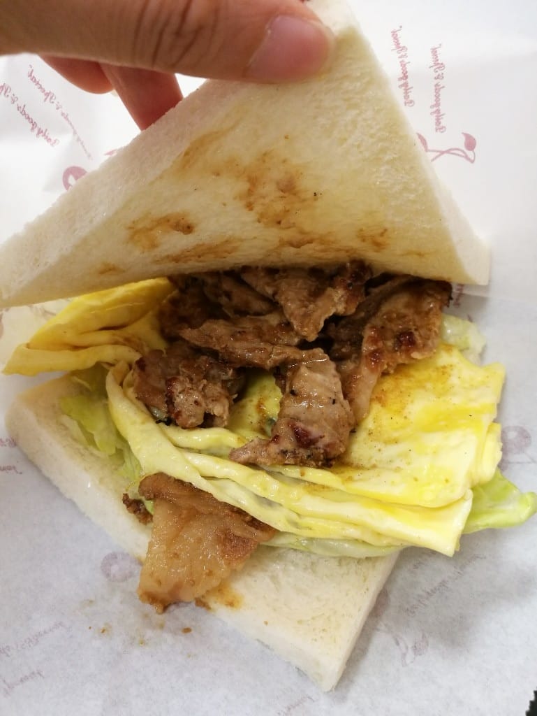 【新莊早午餐】九貳一烤肉蛋吐司冷泡茶專賣店,使用每日限量溫體豬肉及自製生鮮蔬果烤肉醬 - 第12張圖 【新莊早午餐】九貳一烤肉蛋吐司冷泡茶專賣店,使用每日限量溫體豬肉及自製生鮮蔬果烤肉醬