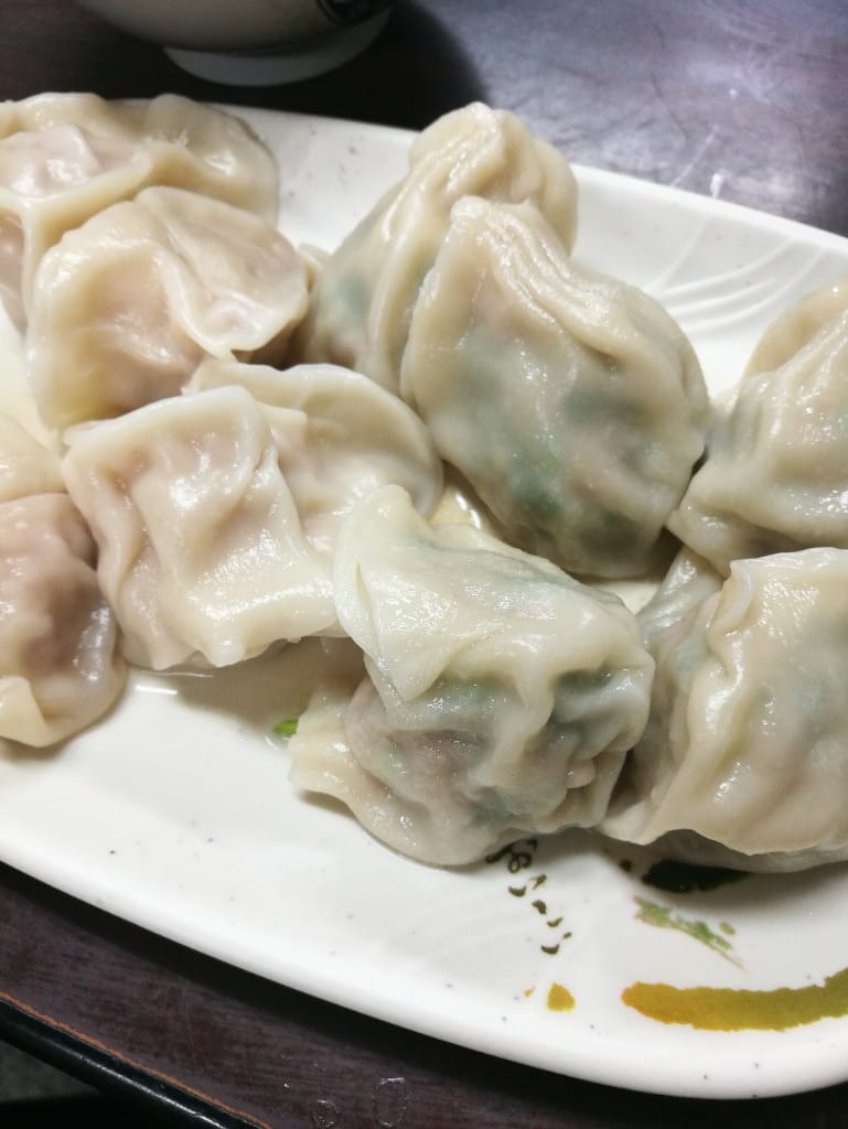 【新莊美食】旺旺餃子館,用餐時間總是人山人海的美味餃子麵食館 - 第4張圖 【新莊美食】旺旺餃子館,用餐時間總是人山人海的美味餃子麵食館