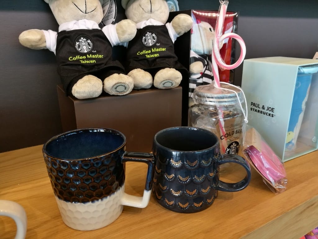 【新莊咖啡】星巴克新莊思源門市，環境舒服適合多人聚會的咖啡館