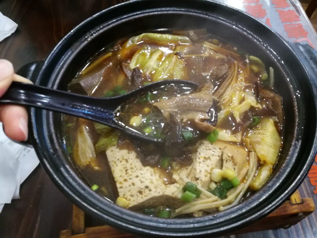 【石牌美食】阿二麻辣，一個人也能享用美味麻辣鍋的好所在
