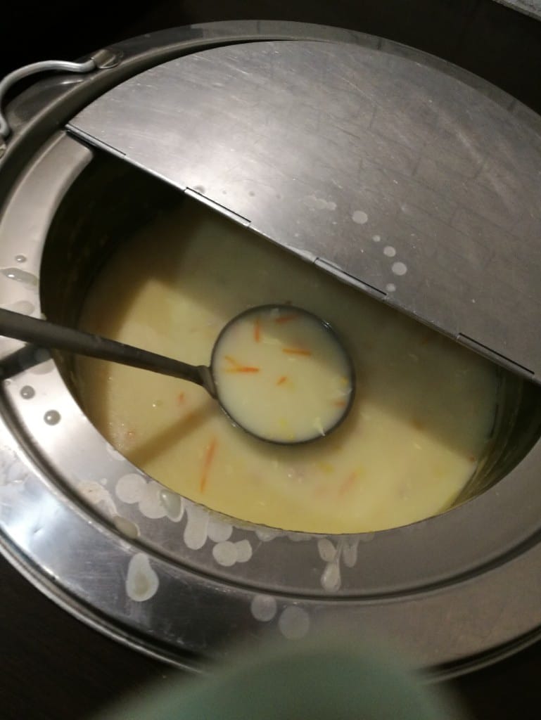 【新莊美食】小萌牛牛排館，終於找到滿意的香煎雞排，用餐環境乾淨又平價的牛排館