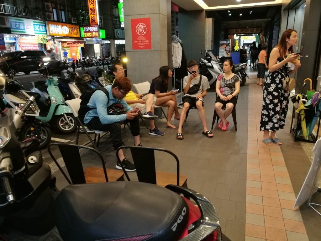 【新莊美食】樂崎涮涮鍋,海鮮肉類都相當優質,價位又平價的火鍋首選 - 第2張圖 【新莊美食】樂崎涮涮鍋,海鮮肉類都相當優質,價位又平價的火鍋首選