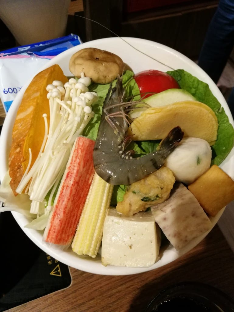 【新莊美食】樂崎涮涮鍋,海鮮肉類都相當優質,價位又平價的火鍋首選 - 第8張圖 【新莊美食】樂崎涮涮鍋,海鮮肉類都相當優質,價位又平價的火鍋首選