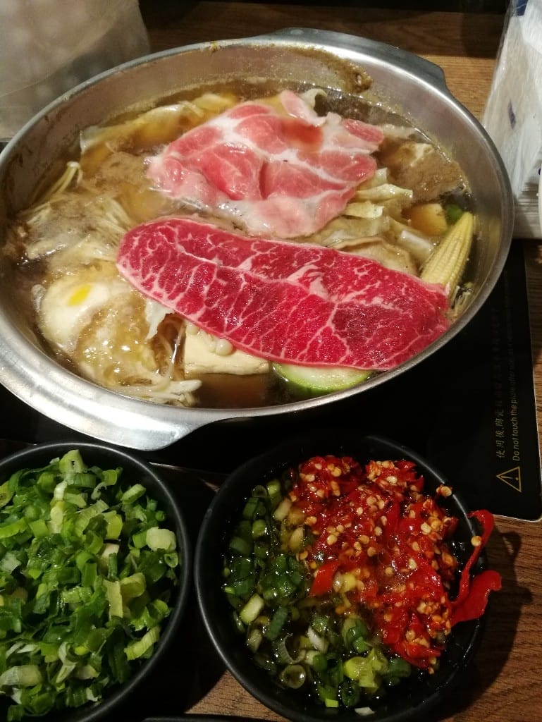 【新莊美食】樂崎涮涮鍋,海鮮肉類都相當優質,價位又平價的火鍋首選 - 第12張圖 【新莊美食】樂崎涮涮鍋,海鮮肉類都相當優質,價位又平價的火鍋首選