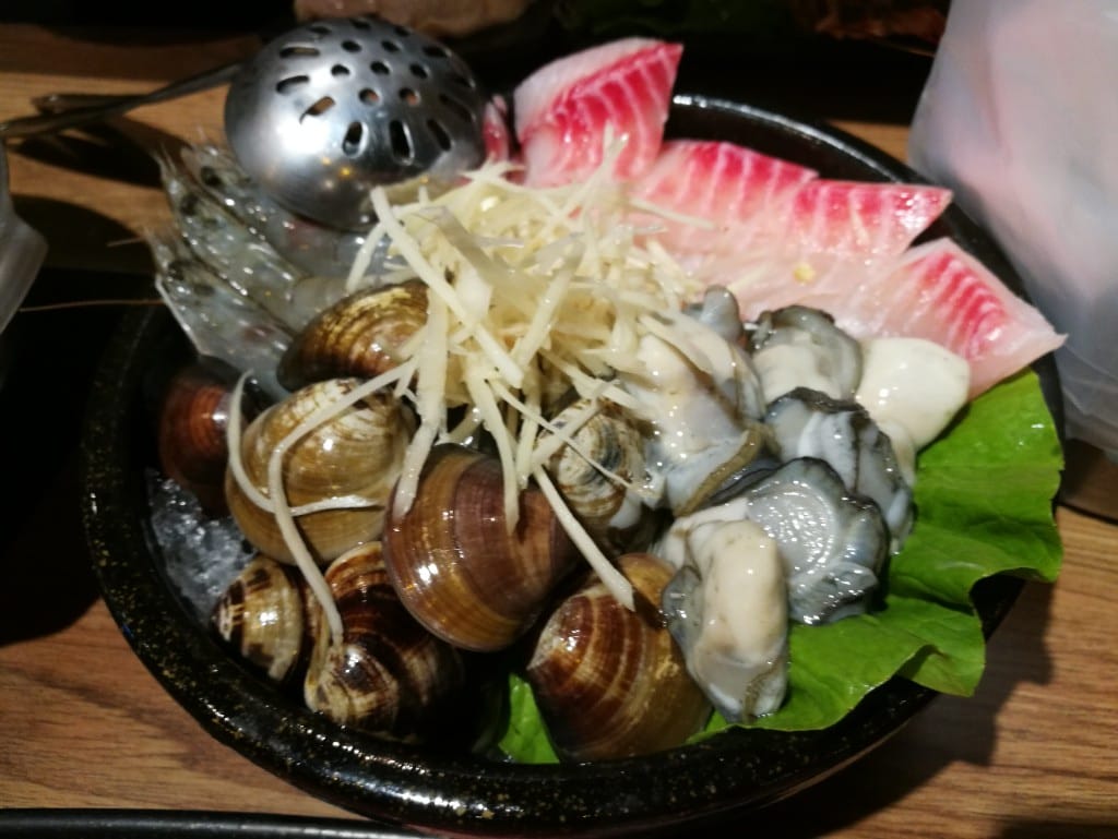 【新莊美食】樂崎涮涮鍋,海鮮肉類都相當優質,價位又平價的火鍋首選 - 第14張圖 【新莊美食】樂崎涮涮鍋,海鮮肉類都相當優質,價位又平價的火鍋首選