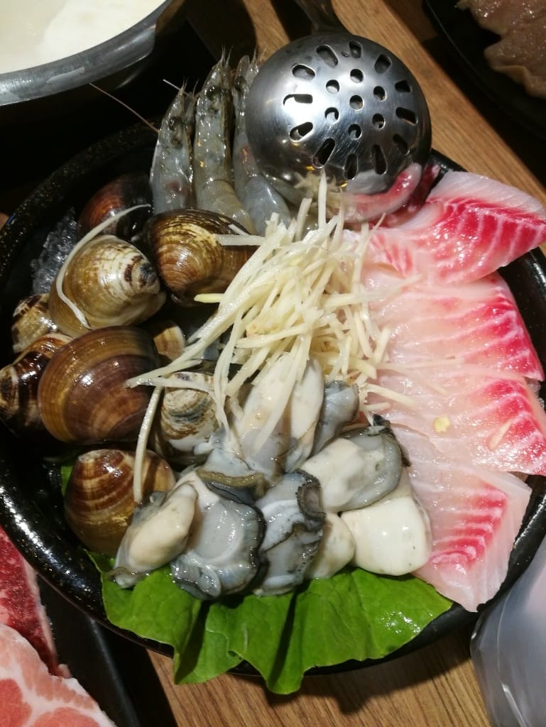 【新莊美食】樂崎涮涮鍋,海鮮肉類都相當優質,價位又平價的火鍋首選 - 第13張圖 【新莊美食】樂崎涮涮鍋,海鮮肉類都相當優質,價位又平價的火鍋首選