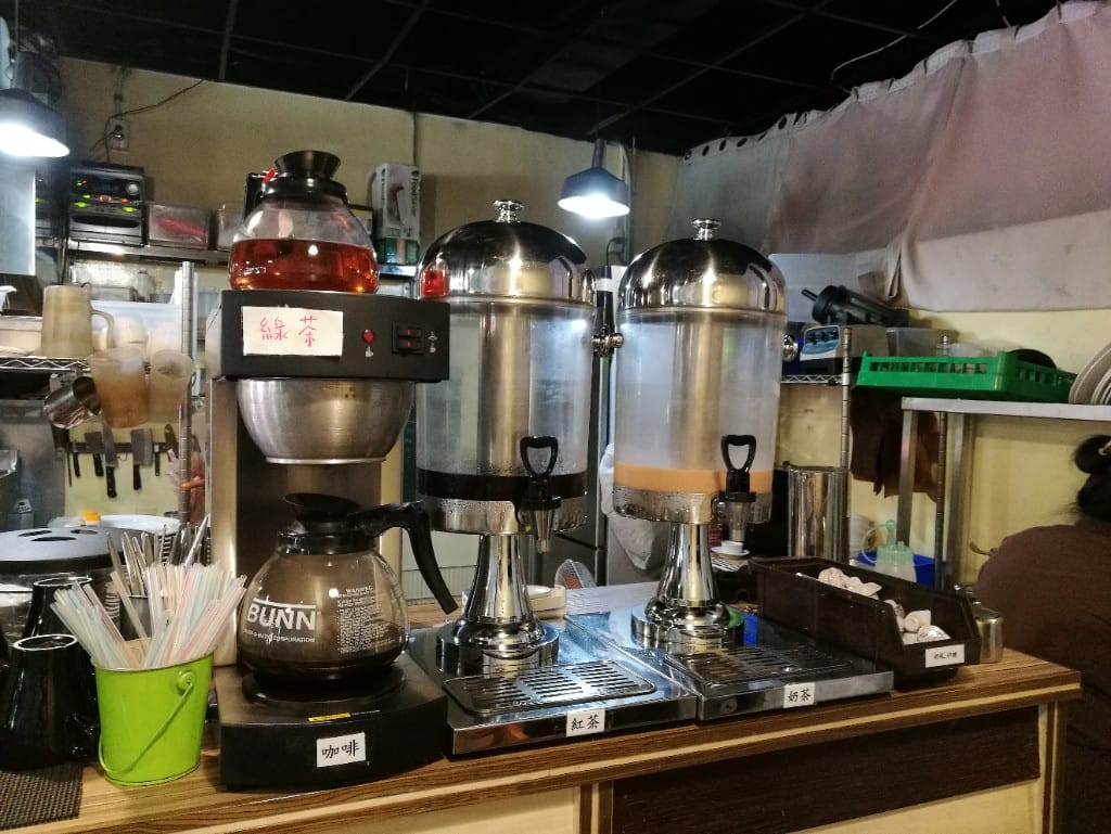 【蘆洲早午餐】麋鹿小館，各式早午餐漢堡義大利麵燉飯及私房料理都有耶！
