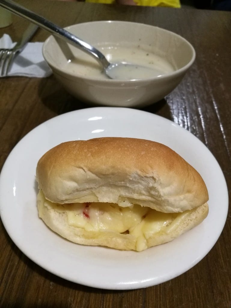 【蘆洲早午餐】麋鹿小館，各式早午餐漢堡義大利麵燉飯及私房料理都有耶！