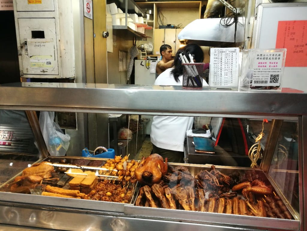 【台中美食】東海商圈何媽媽芒果冰,超澎湃滿滿芒果 - 第13張圖 【台中美食】東海商圈何媽媽芒果冰,超澎湃滿滿芒果