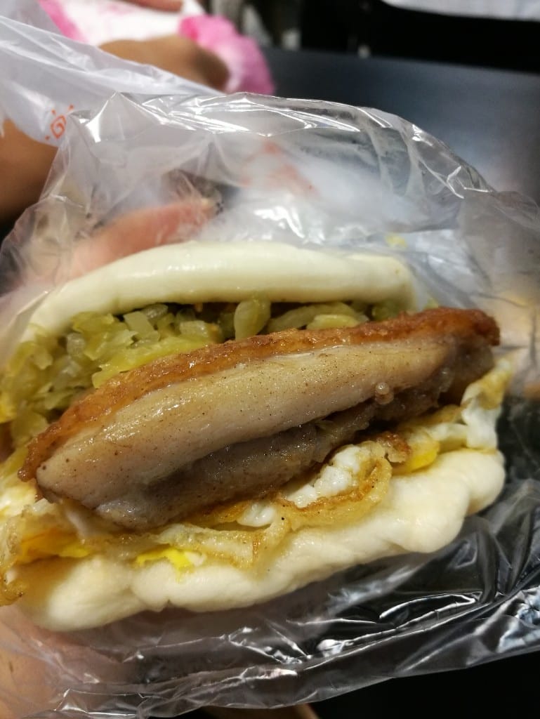 【台中美食】東海商圈何媽媽芒果冰,超澎湃滿滿芒果 - 第10張圖 【台中美食】東海商圈何媽媽芒果冰,超澎湃滿滿芒果