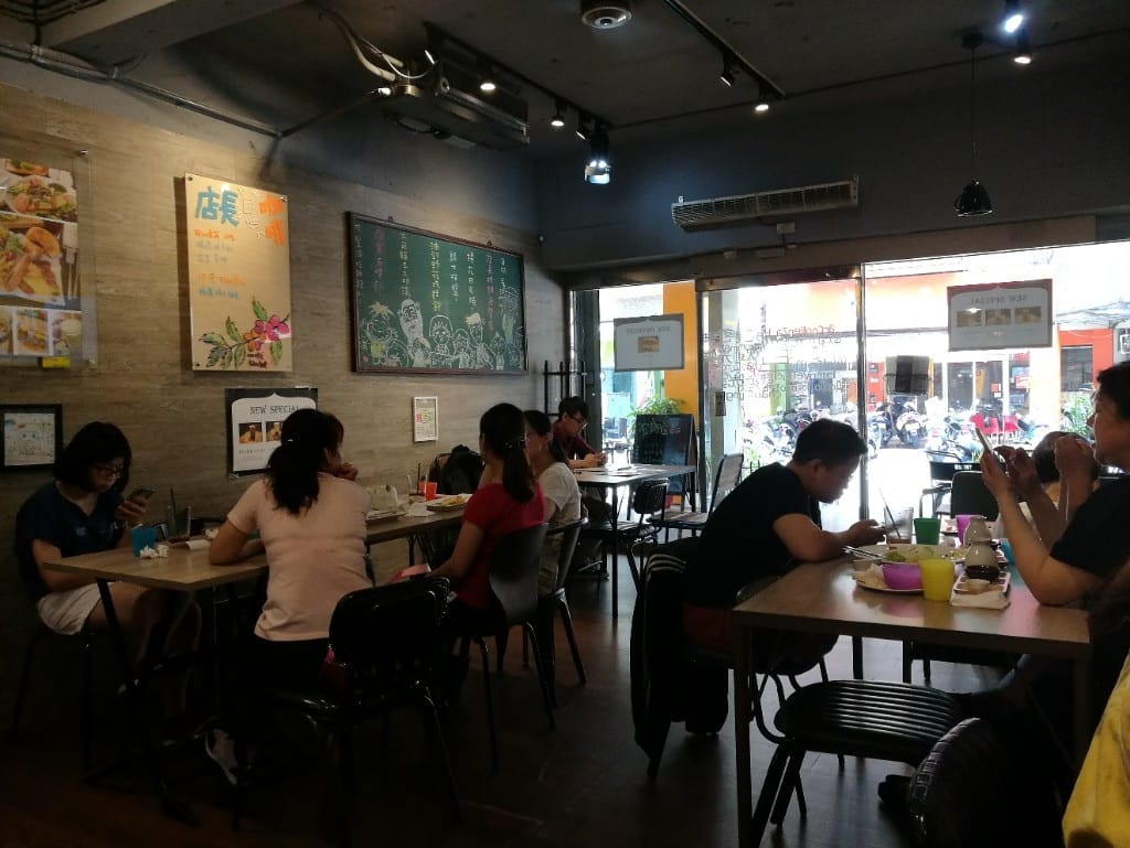 【新莊早午餐】豐滿咖啡早午餐,餐點美味不會踩雷的好地方❤ - 第2張圖 【新莊早午餐】豐滿咖啡早午餐,餐點美味不會踩雷的好地方❤