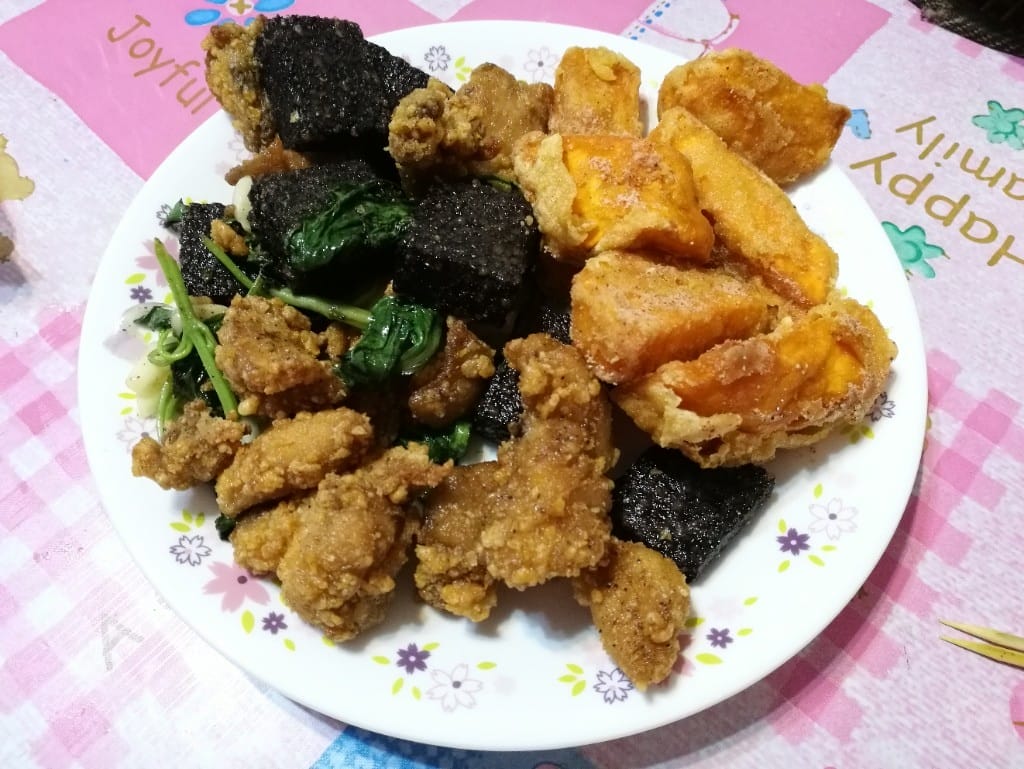 【新莊美食】林記鹹酥雞，有好吃的甘梅地瓜
