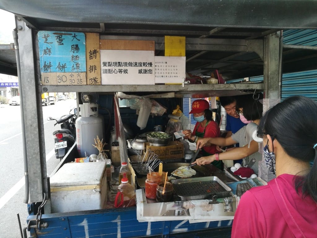 【蘇花美食】南興冰店&發財車蛋餅,古早味手桿蛋餅好好吃 - 第4張圖 【蘇花美食】南興冰店&發財車蛋餅,古早味手桿蛋餅好好吃