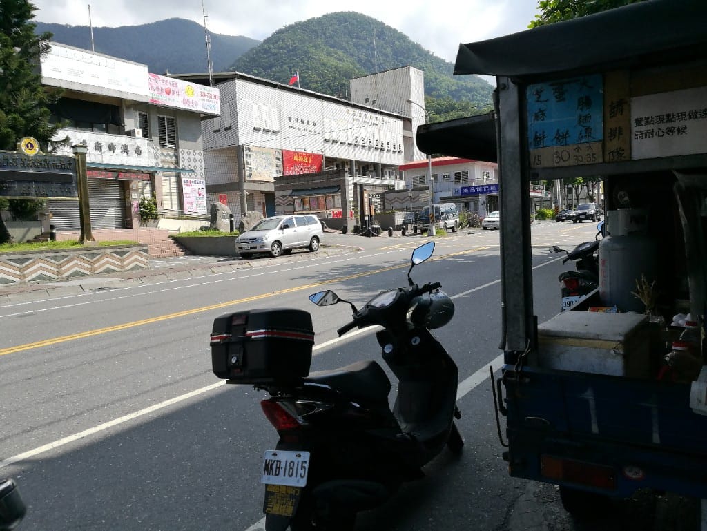 【蘇花美食】南興冰店&發財車蛋餅,古早味手桿蛋餅好好吃 - 第2張圖 【蘇花美食】南興冰店&發財車蛋餅,古早味手桿蛋餅好好吃