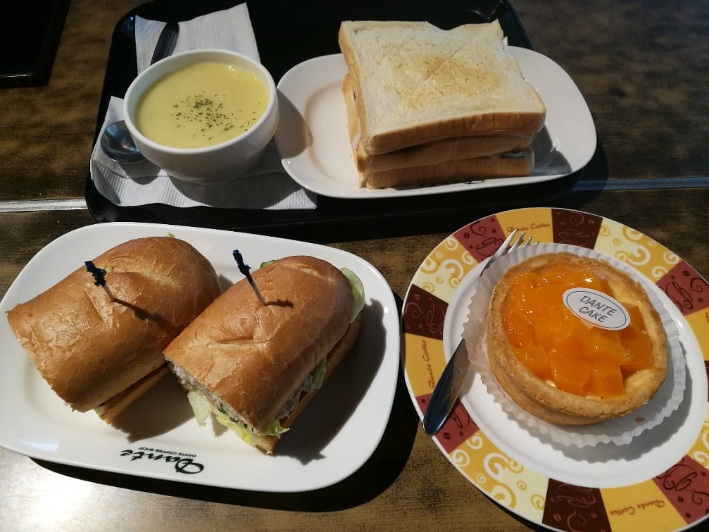 【台北美食】丹堤咖啡，和麻吉聚會用餐好所在，餐點選項好多的咖啡館
