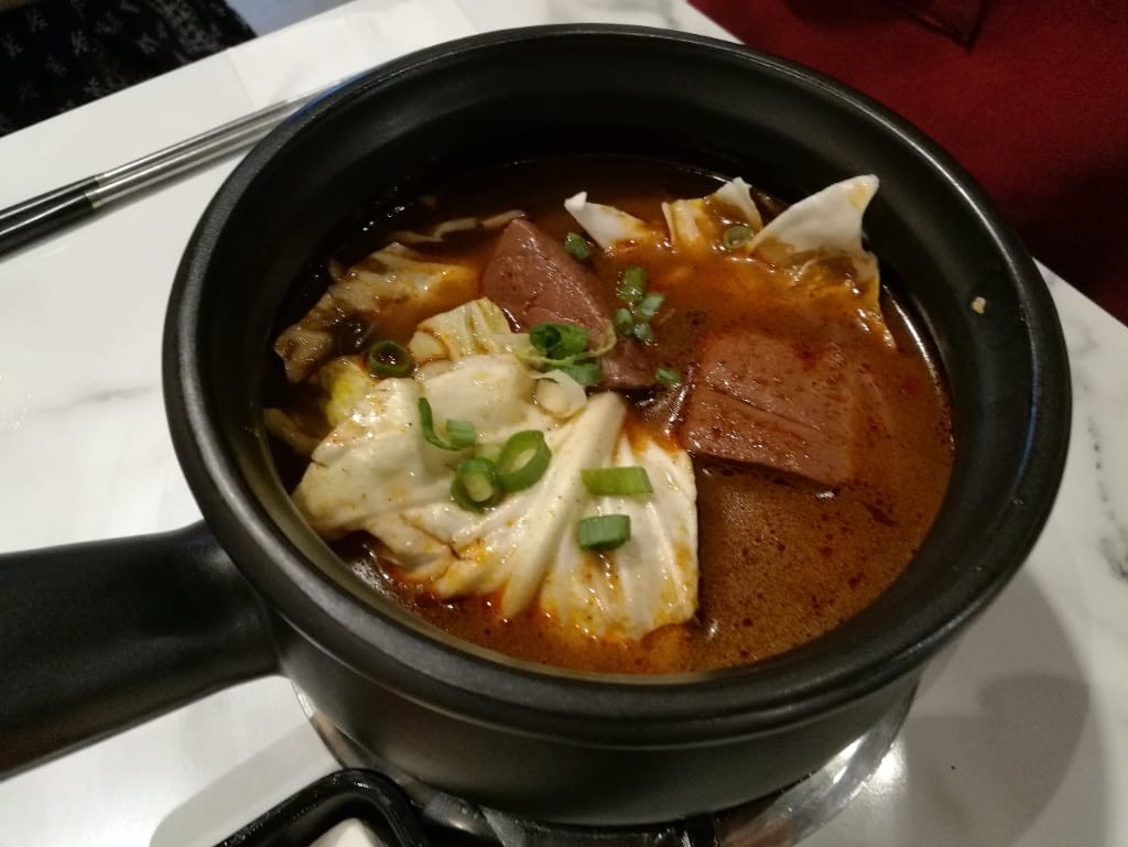 【新莊美食】老先覺功夫窯燒鍋,有好多湯頭可以選擇的平價小火鍋 - 第11張圖 【新莊美食】老先覺功夫窯燒鍋,有好多湯頭可以選擇的平價小火鍋