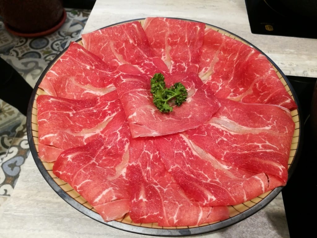 【新莊美食】很秋鍋物，用餐環境舒服的火鍋店