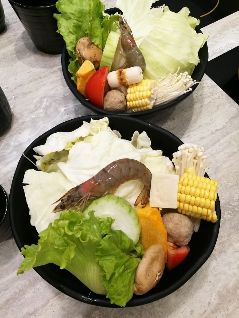 【新莊美食】很秋鍋物，用餐環境舒服的火鍋店