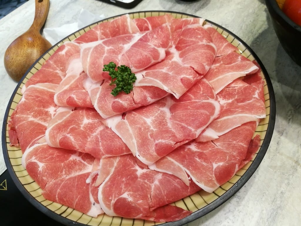 【新莊美食】很秋鍋物，用餐環境舒服的火鍋店