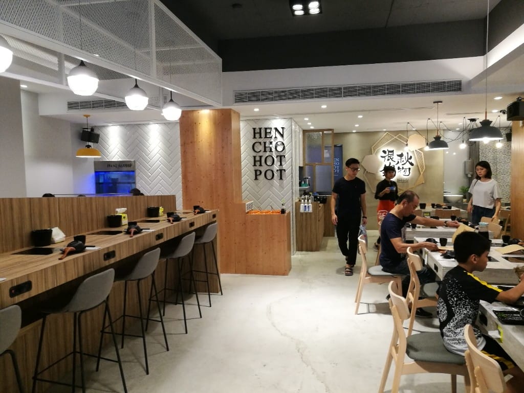 【新莊美食】很秋鍋物，用餐環境舒服的火鍋店