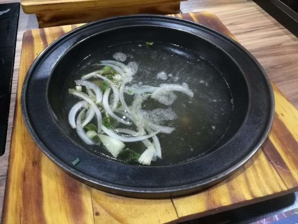 【新莊美食】石都府石頭火鍋達人，肉品海鮮都有水準的人氣火鍋店