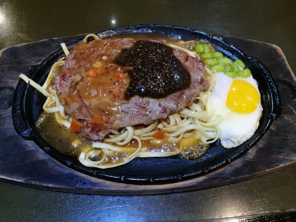 【新莊美食】上上牛排，新莊老牌平價牛排+傳統古早味豆花，平價美味豆花