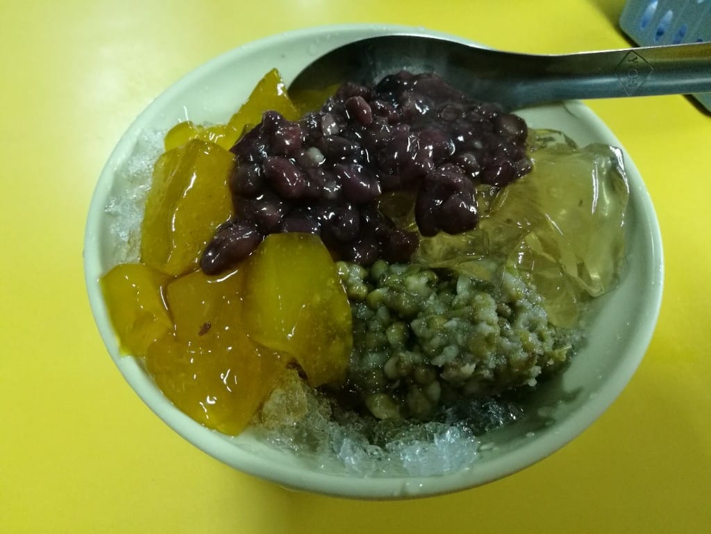 【新莊美食】上上牛排，新莊老牌平價牛排+傳統古早味豆花，平價美味豆花
