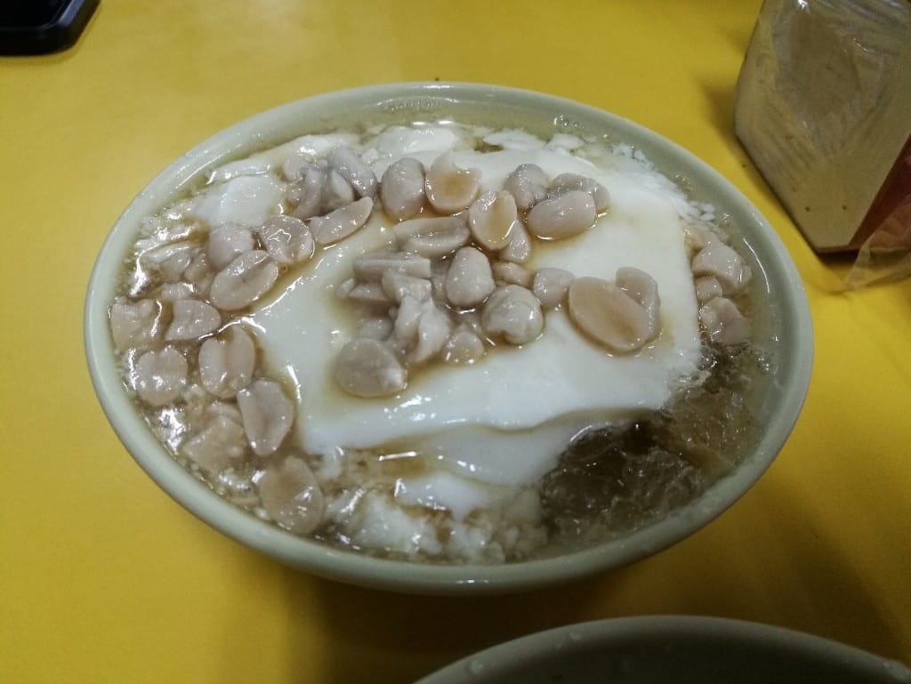 【新莊美食】上上牛排，新莊老牌平價牛排+傳統古早味豆花，平價美味豆花