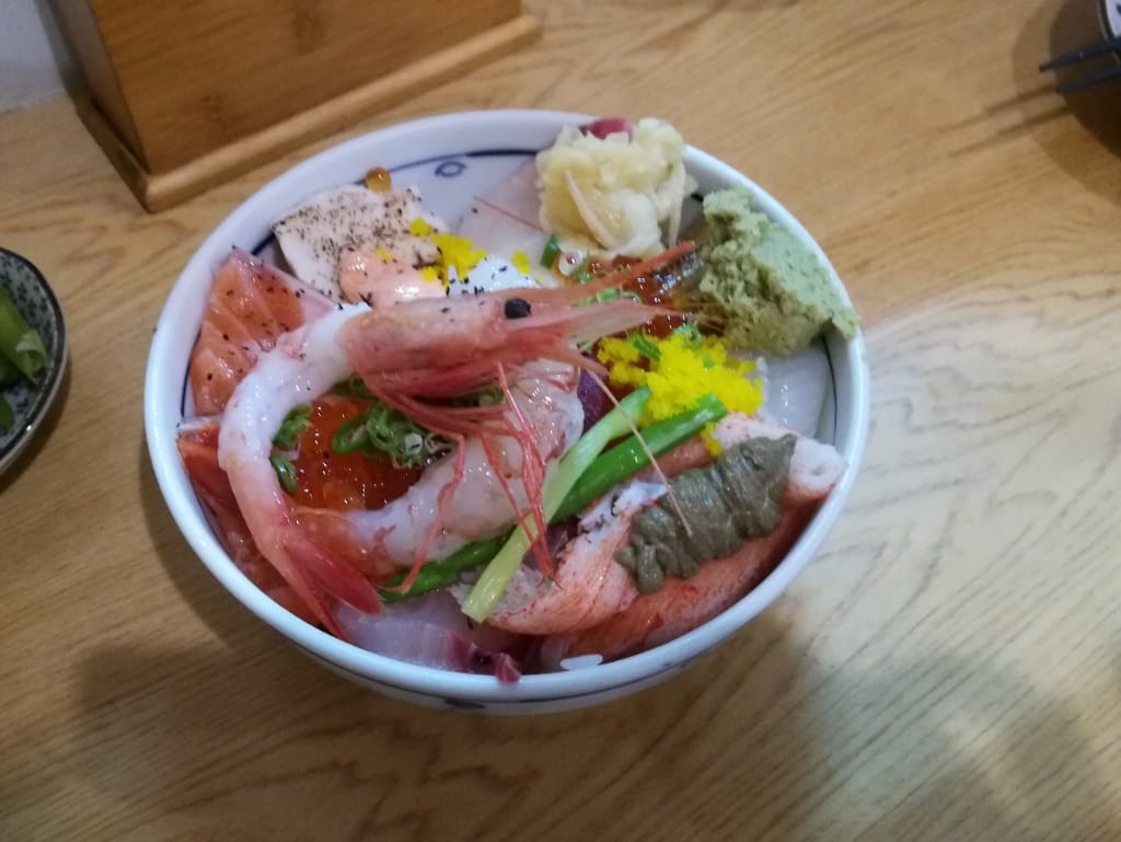 【中和美食】二男小家料理，食材新鮮的澎湃海鮮丼！