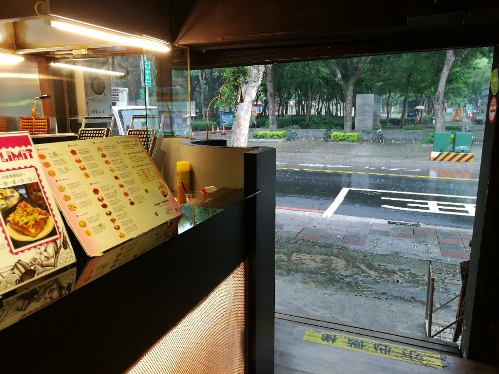 【中和美食】Chef’s waffles，現點現做的比利時鬆餅！