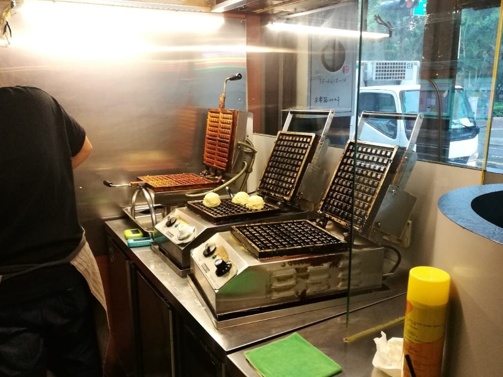 【中和美食】Chef’s waffles，現點現做的比利時鬆餅！