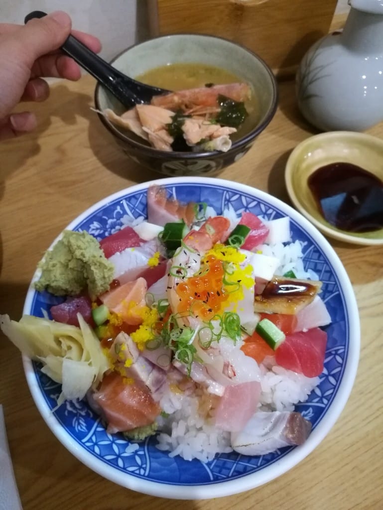 【中和美食】二男小家料理，食材新鮮的澎湃海鮮丼！
