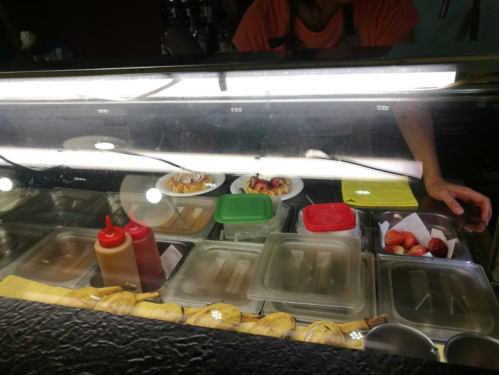 【中和美食】Chef’s waffles，現點現做的比利時鬆餅！