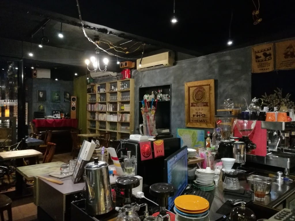 【新莊美食】楔子咖啡館，好棒的環境，咖啡專業讓人不想離開的咖啡館
