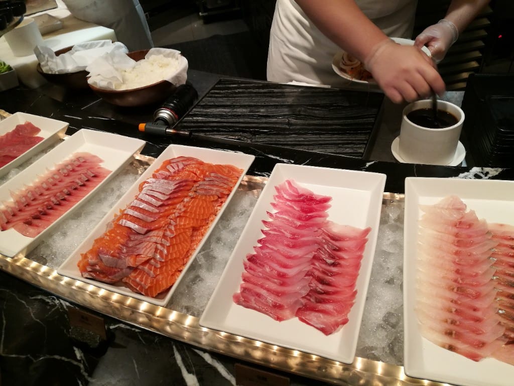 【台北美食】晶華柏麗廳, 海鮮餐點甜點選擇多,同事很愛來聚餐的Buffet - 第6張圖 【台北美食】晶華柏麗廳, 海鮮餐點甜點選擇多,同事很愛來聚餐的Buffet