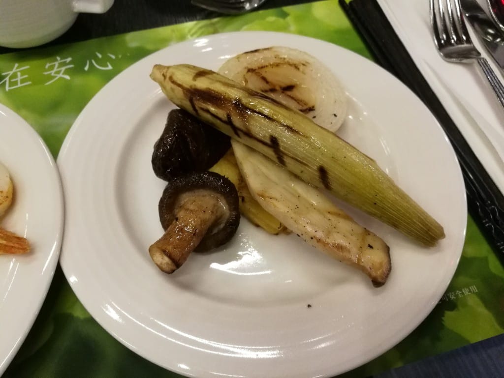 【台中美食】星饗道國際自助旅餐，有熟成牛排及紅白酒的Buffet