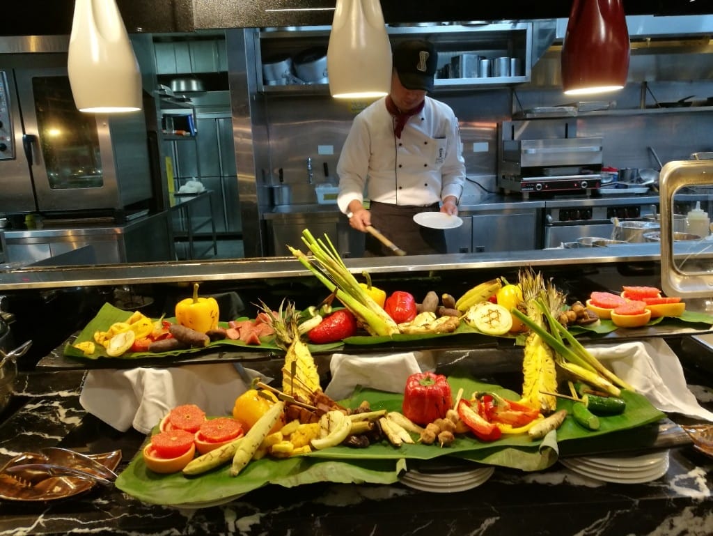 【台中美食】星饗道國際自助旅餐，有熟成牛排及紅白酒的Buffet