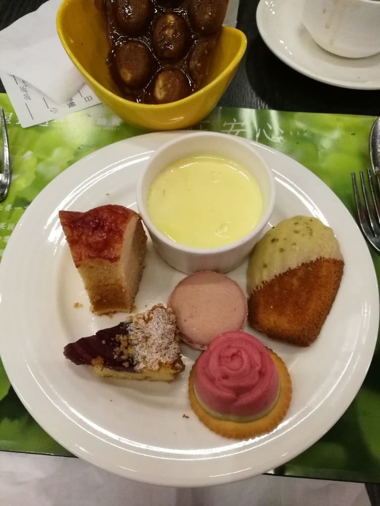【台中美食】星饗道國際自助旅餐，有熟成牛排及紅白酒的Buffet