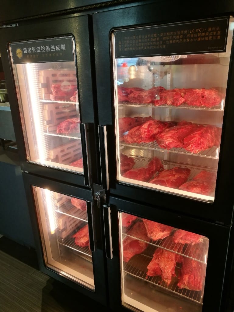 【台中美食】星饗道國際自助旅餐，有熟成牛排及紅白酒的Buffet