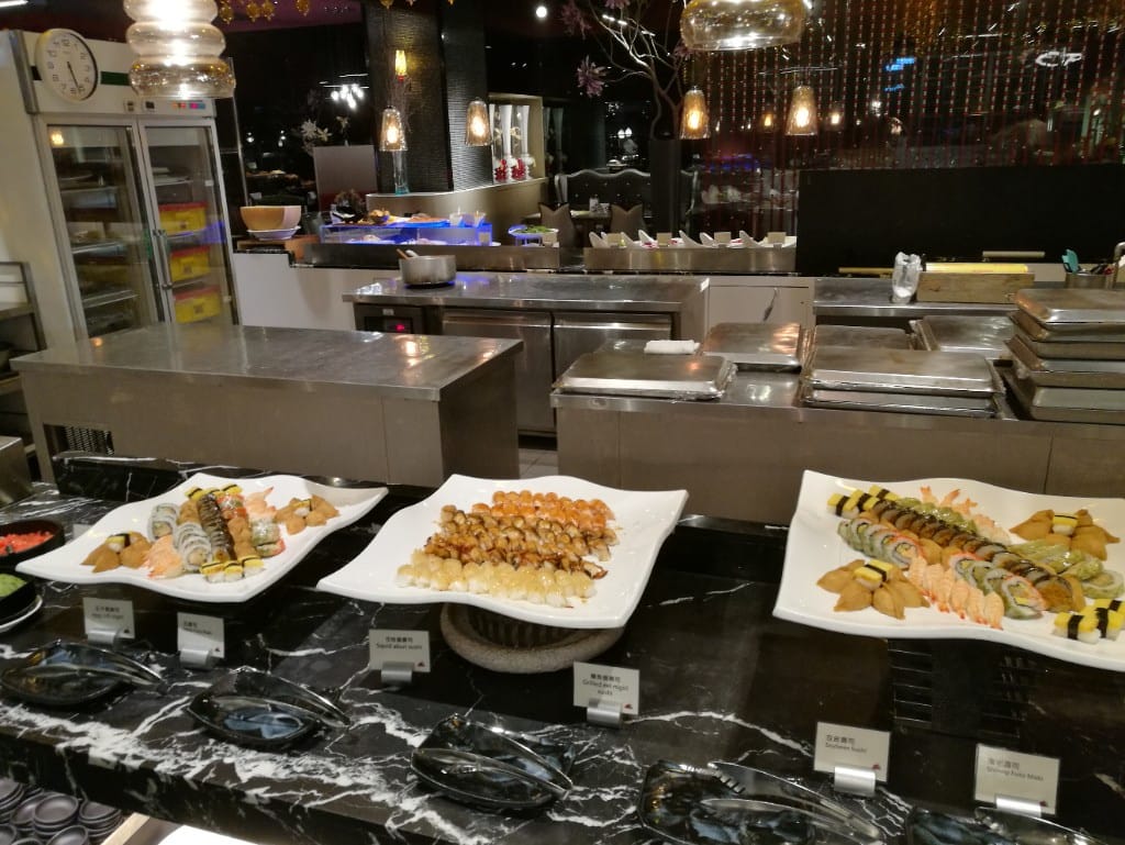 【台中美食】星饗道國際自助旅餐，有熟成牛排及紅白酒的Buffet