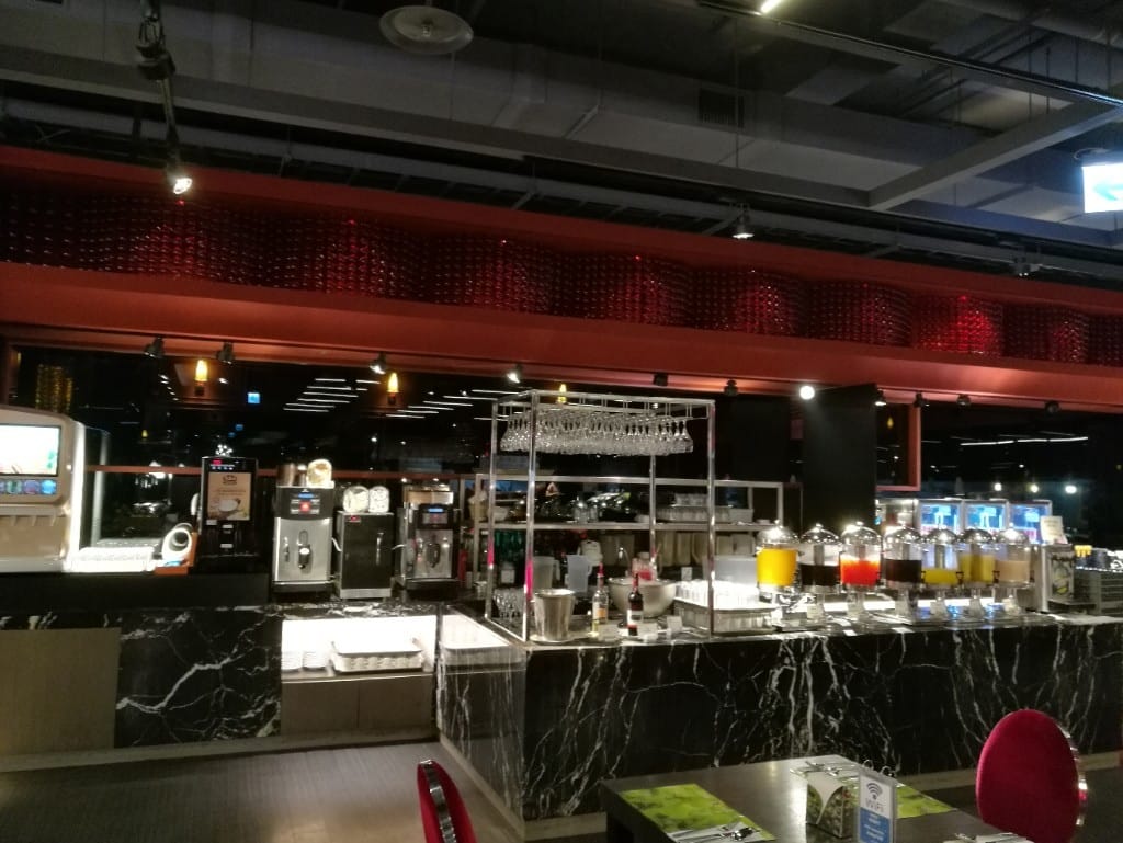 【台中美食】星饗道國際自助旅餐，有熟成牛排及紅白酒的Buffet