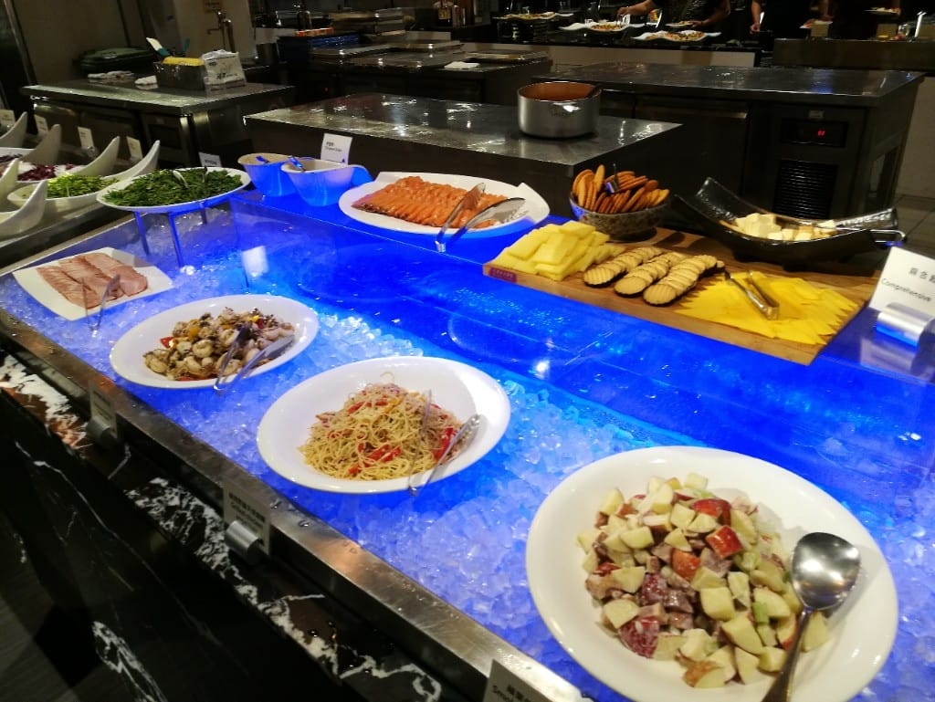 【台中美食】星饗道國際自助旅餐，有熟成牛排及紅白酒的Buffet