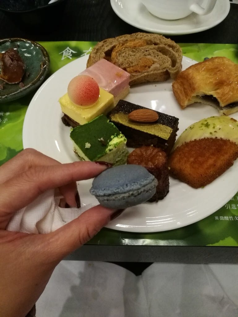 【台中美食】星饗道國際自助旅餐，有熟成牛排及紅白酒的Buffet